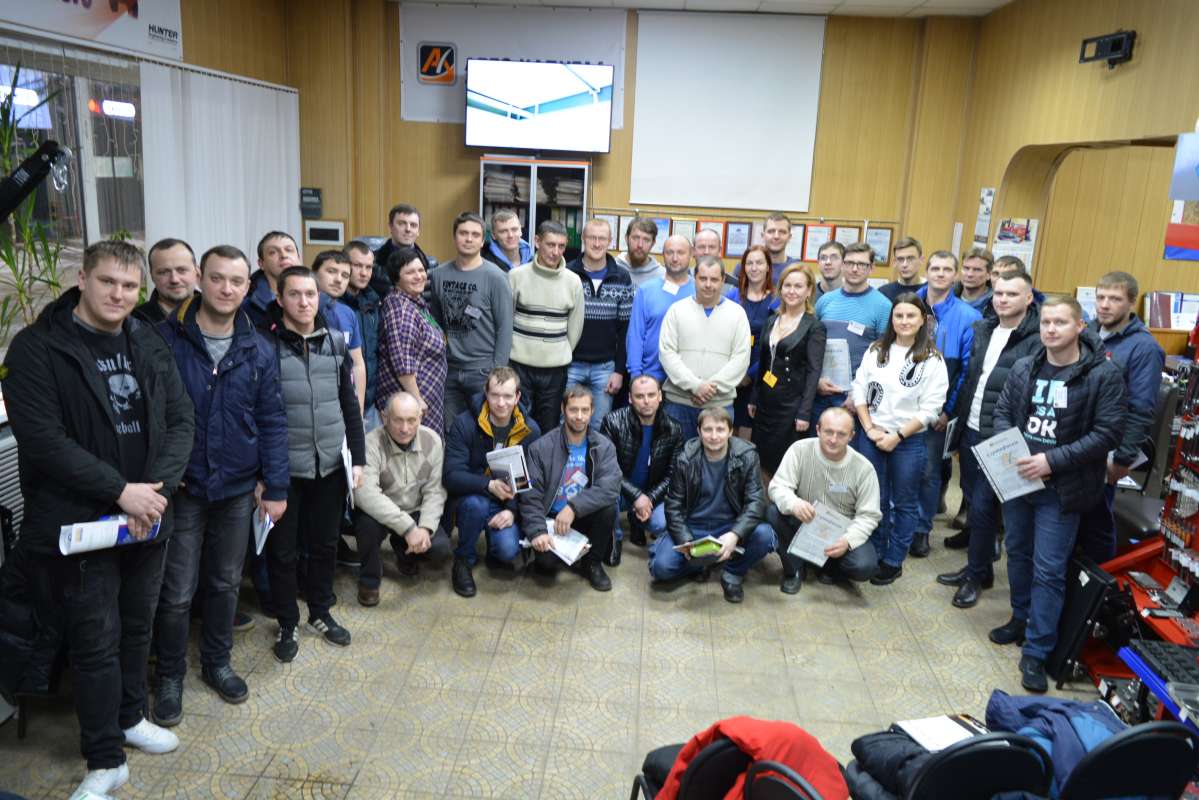 общее фото участников семинара для. автодиагностов в Ярославле