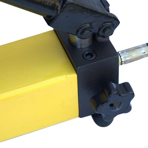  Ручной гидравлический насос 2.5 л. Car-Tool CT-E1129 купить в Москва